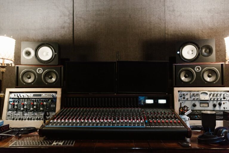 Studio Monitor Speakers- What They Are and How to Choose the Right One