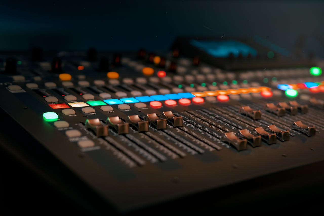 Mixing vs. Mastering- What’s the Difference